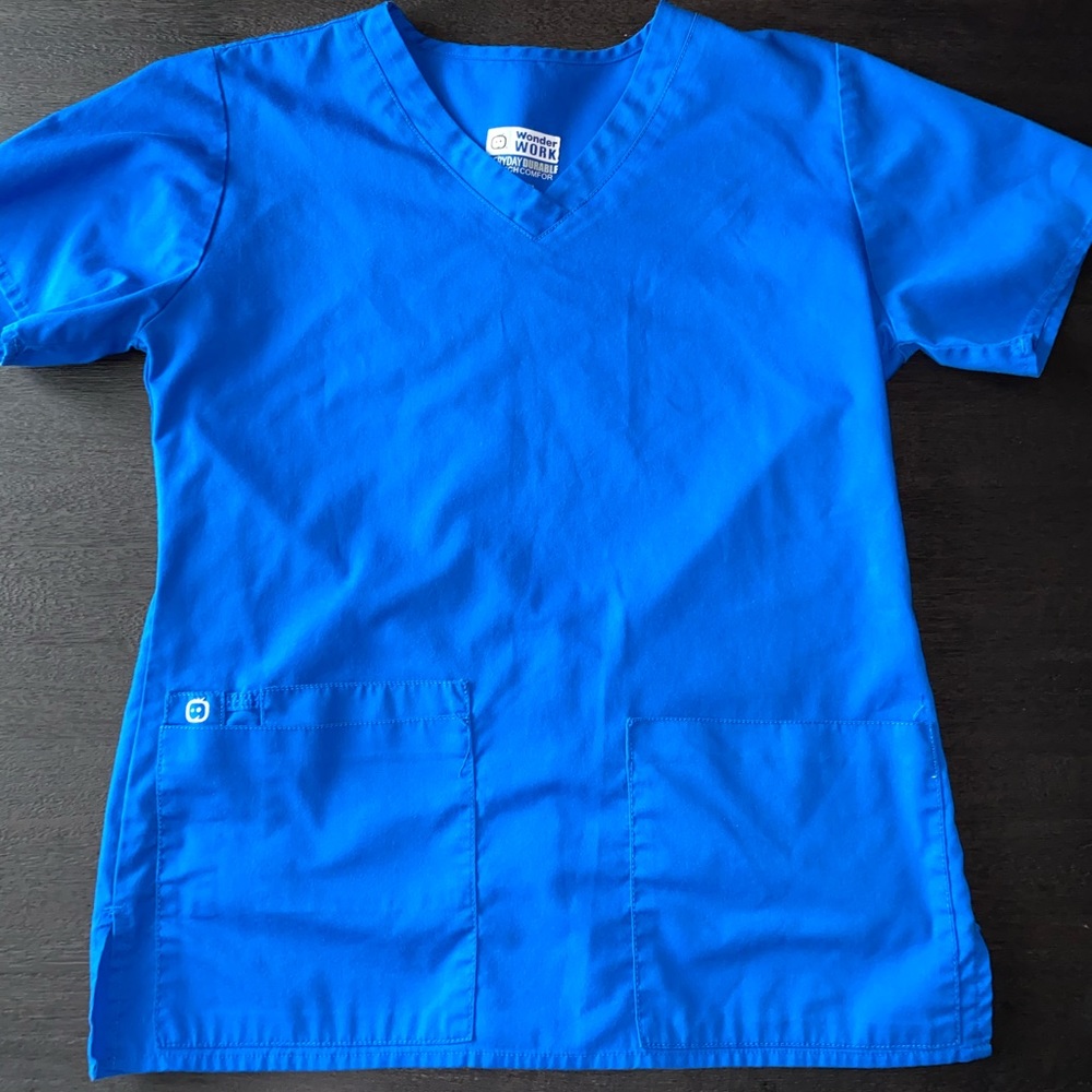 Wonder wink scrubs